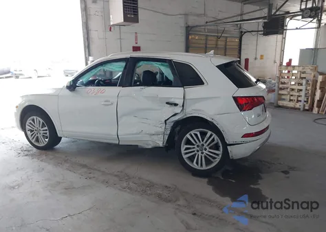 2018 Audi Q5 2.0T Premium/2.0T Tech Premium z USA, uszkodzony, nr VIN WA1BNAFY1J2207395
